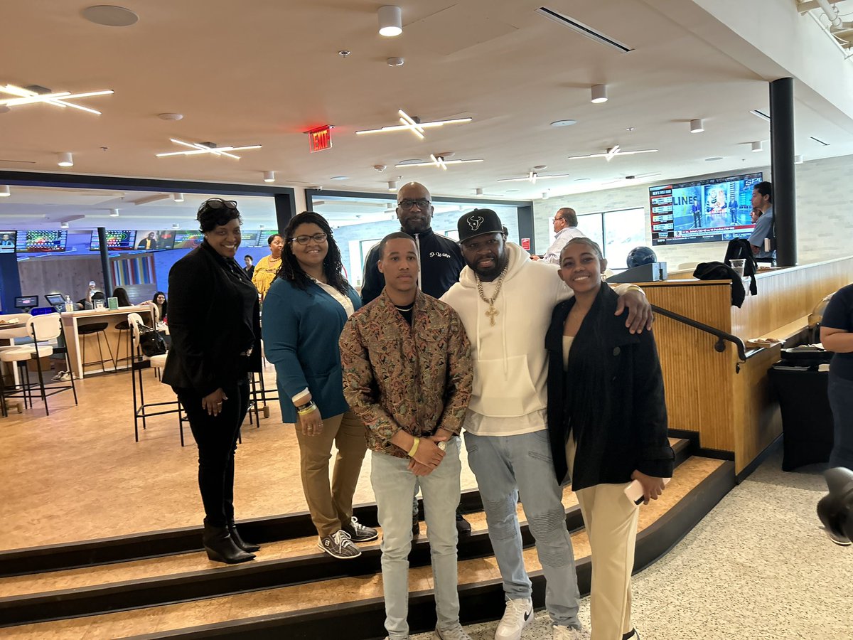 donniethateach's tweet photo. #bransoncognac #Gunity https://t.co/1T93hjjVXy