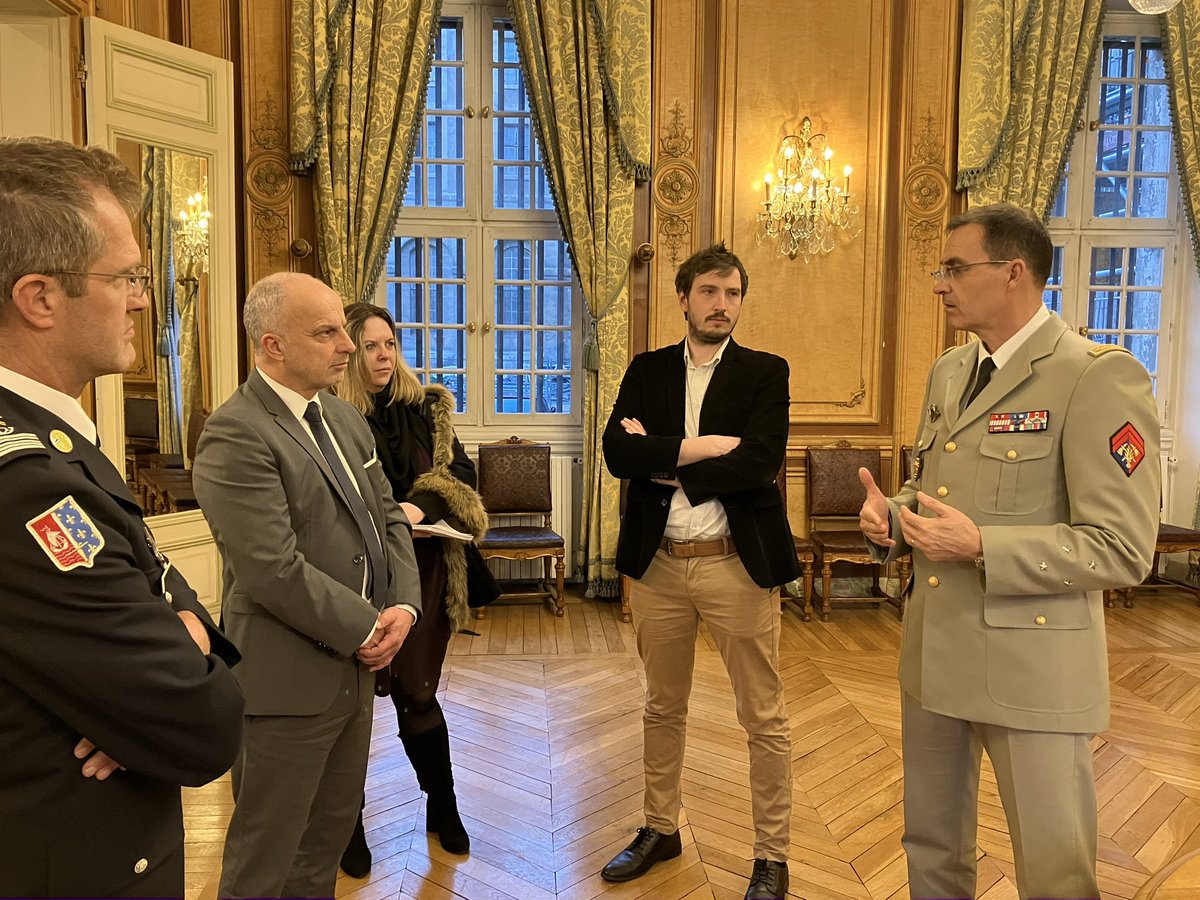 Gouverneur militaire de Paris (GMP) tweet media