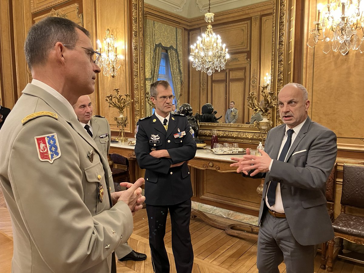 Gouverneur militaire de Paris (GMP) tweet media