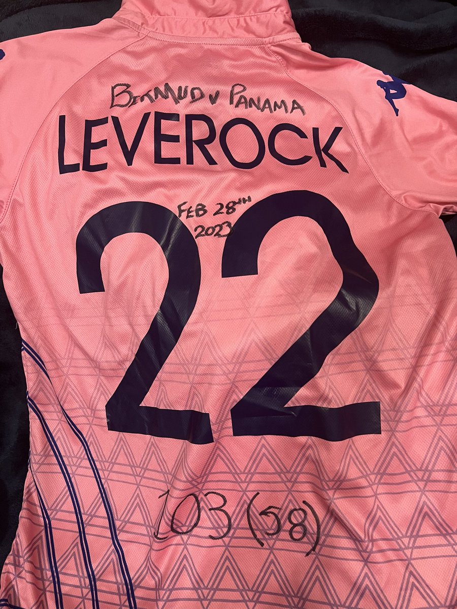 PuddasMaDee's tweet photo. Add another one to the wall @KLeverock_22! This one is the record breaker 🏏🇧🇲🔥🔥🔥💖💙 #seeball #beatball #centurymaker💯 #wickettaker https://t.co/4LsY9vC1nR