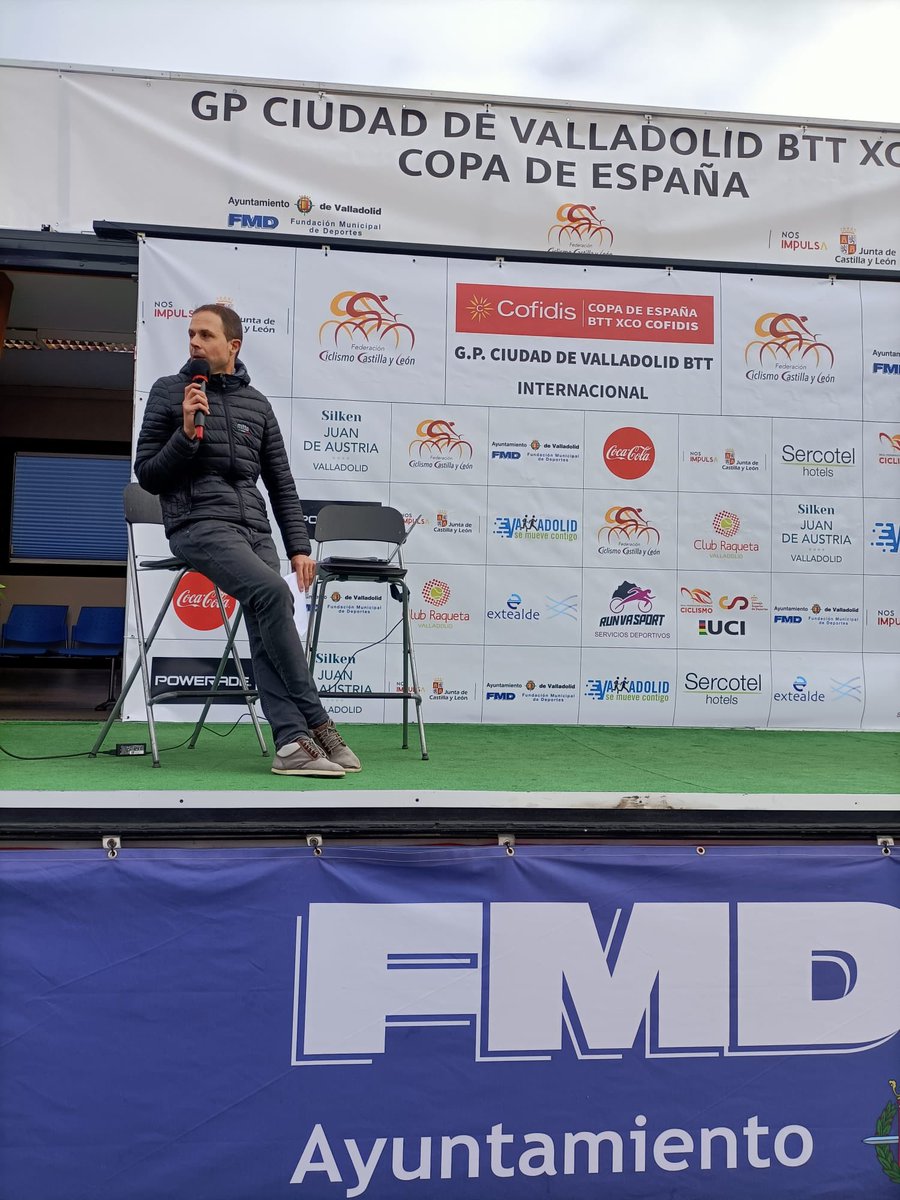 Pablospeaker's tweet photo. Un año más voz 🎤 a la #copaespañaxcocofidis 
#speaker #locutor #ciclismo https://t.co/Q6ua9END2V