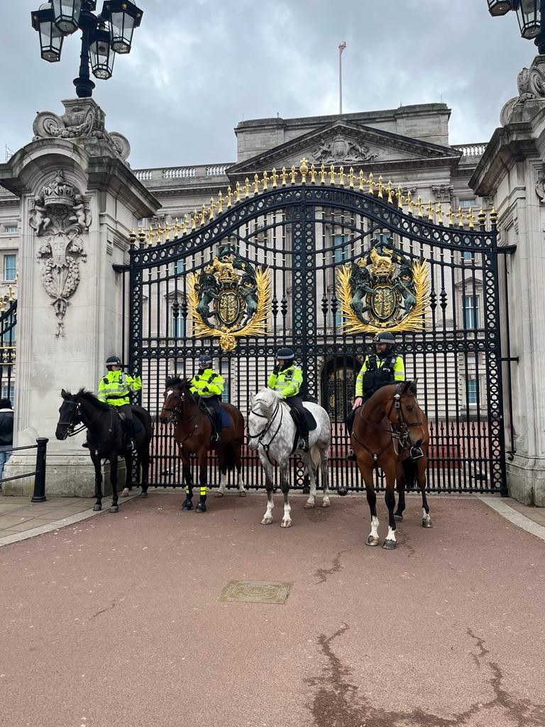 MetTaskforce's tweet photo. #MetTaskforce and #ProjectServator were working together today, speaking with members of the public in Westminster and encouraging them to report anything suspicious. ^1164CO
If you need to tell us something β¬οΈ
https://t.co/sXQNqjQlaj
Find out more β¬οΈ
https://t.co/VNvcbusKNS https://t.co/4T1l7x1d90