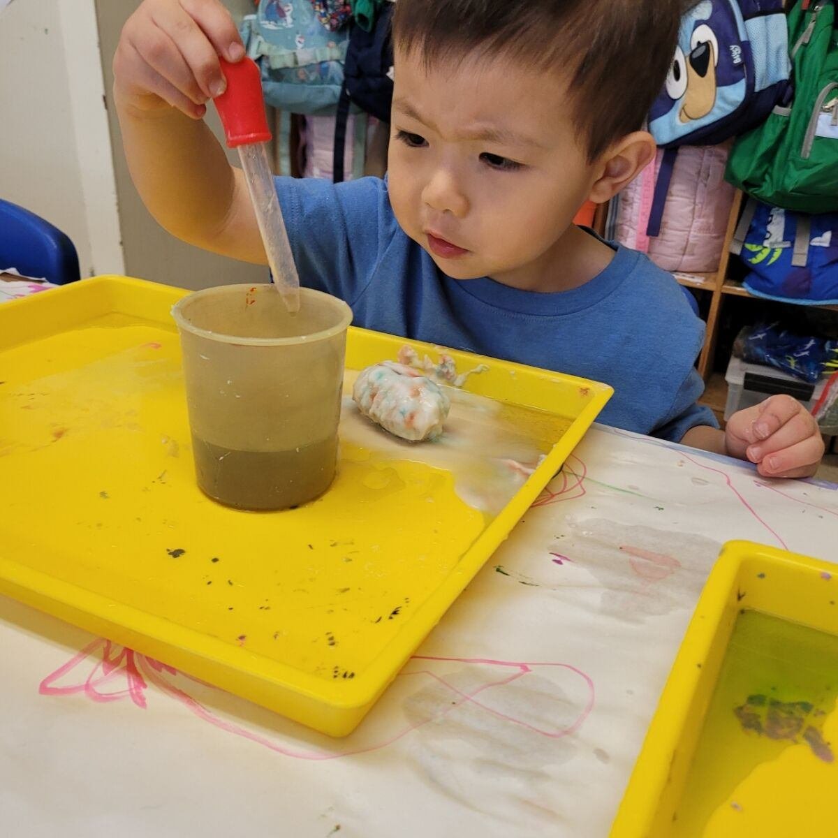 hfsFriends's tweet photo. The Swallowtails became paleontologists and hatched fizzy dinosaur eggs made with baking soda!
#dinosaurs #Swallowtails #earlychildhoodeducation #joyouslearning #QuakerEd https://t.co/rSOQhYExxC
