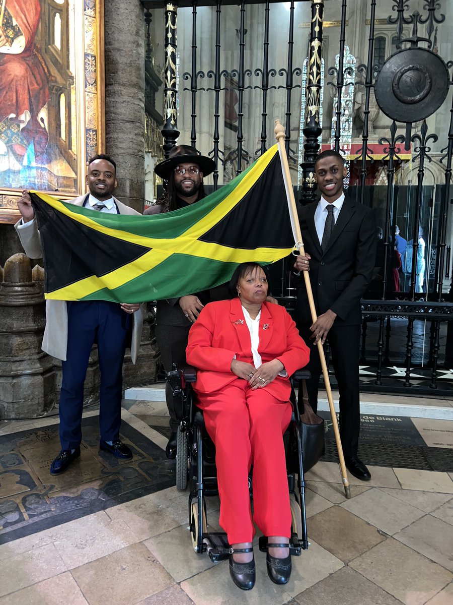 Oritse's tweet photo. Big thanks to @CwlthSocWk @JonesDavidN for inviting me and my family to be part of the Westminster Abbey @RoyalCWSociety service for Commonwealth day, representing the voice of young carers all around the world. ✨

#GratOtude🦅 
#Commonwealth 💫 https://t.co/NSzvCLn5gw