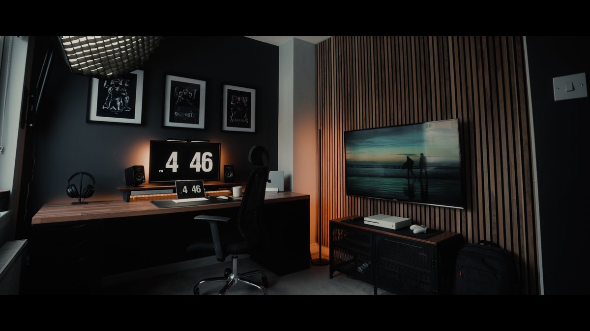 tomleeparsons's tweet photo. Some screen grabs from my latest YouTube video! - Home office tour!

https://t.co/gsbkNoHcMA https://t.co/7y1s1SNMT0