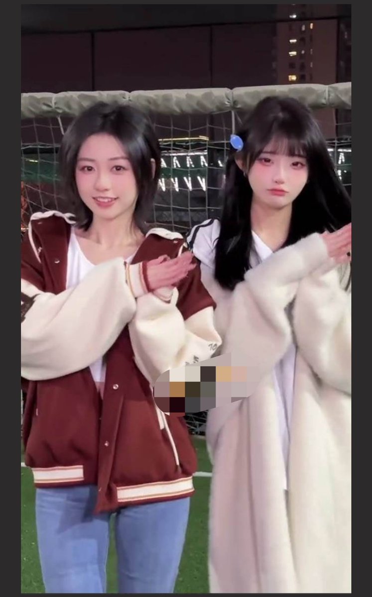 人间水蜜桃鸭 on Twitter: dy热🍉 抖音 943 万粉丝大网红：你的欲梦 直播时不小心漏点 完整视频流出