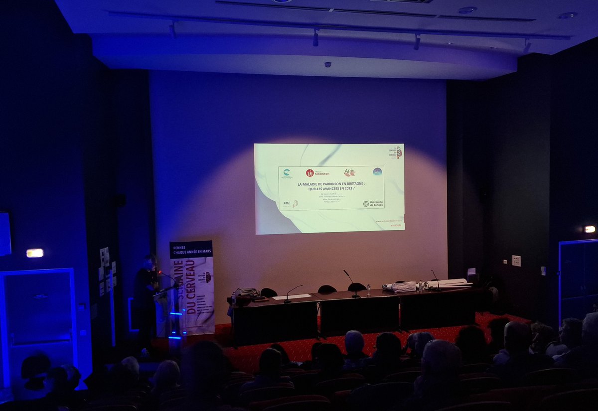 SemCerveau35's tweet photo. Le Prof. Marc Vérin (@CHURennes / @RennesUniv),  neurologue, chercheur et président de l'INCR ouvre la conférence @Semaine_Cerveau / @FranceParkinson en cette première journée @SemCerveau35 dans une salle comble. https://t.co/bn9rBHQ3OW
