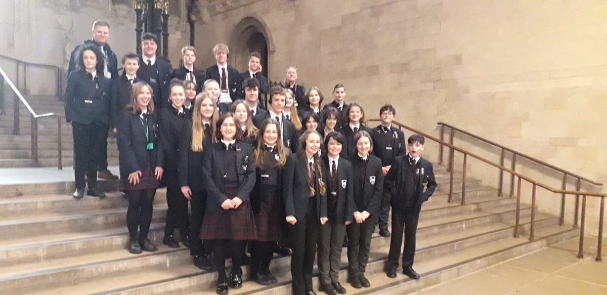 BarlbyGeog's tweet photo. What a belting day in London with these fine young people. Thanks to @UKParliament for a brilliant tour of Westminster. Not many of us get the chance to stand IN the House of Commons and look into the House of Lords. Once in a lifetime moments for @Barlby_High students. https://t.co/QW5jyQ86W7