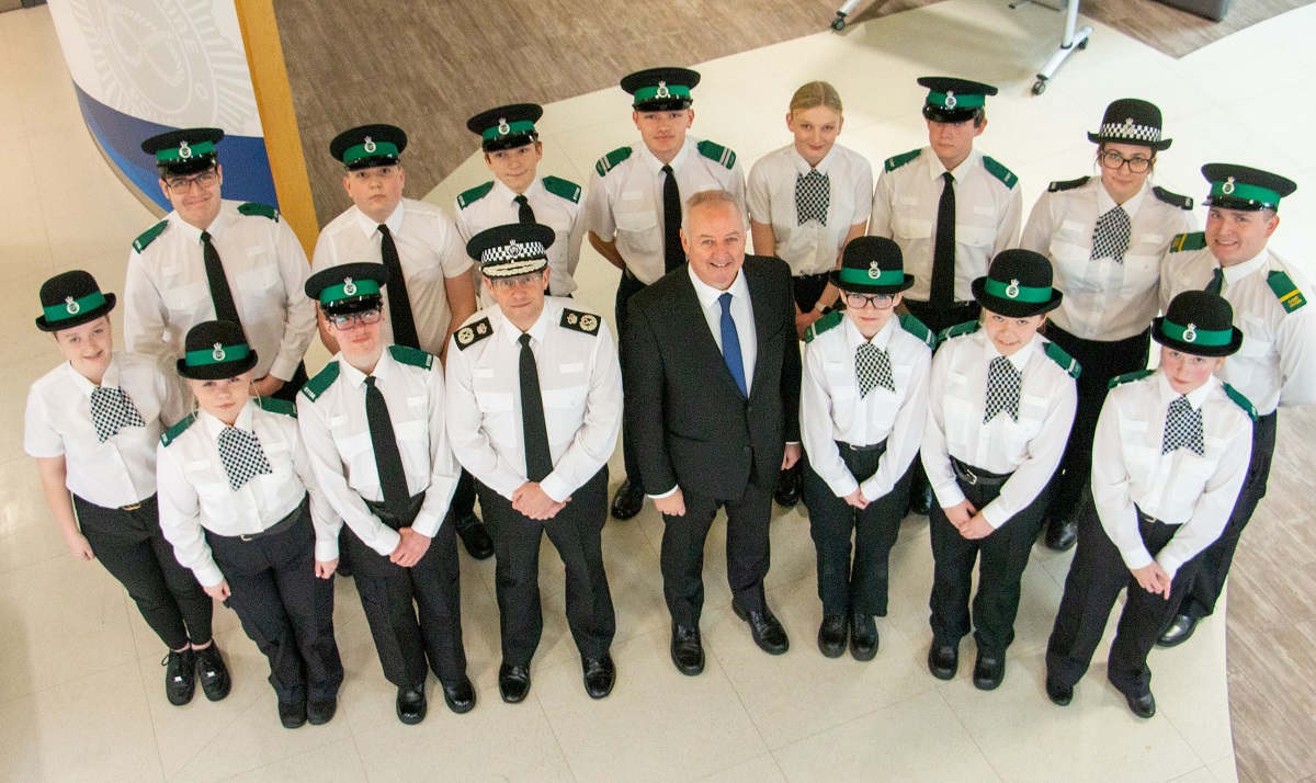 We're celebrating the 10th anniversary of cadets in Staffordshire today! 🎉

Since 2013, the programme has enabled children and teenagers to learn more about their local force and work with local communities on projects to improve their local area.

More: orlo.uk/GCCxI