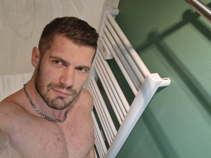 I'm going to take my shower soon https://t.co/jBnosGrO4j