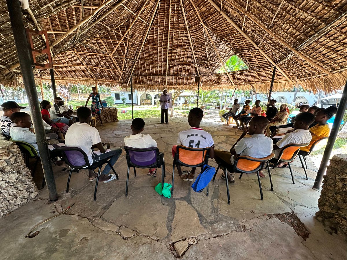 Functional literacy is more than just reading and writing. It's about empowering individuals to achieve their goals and reach their full potential. 
#Be_Lit