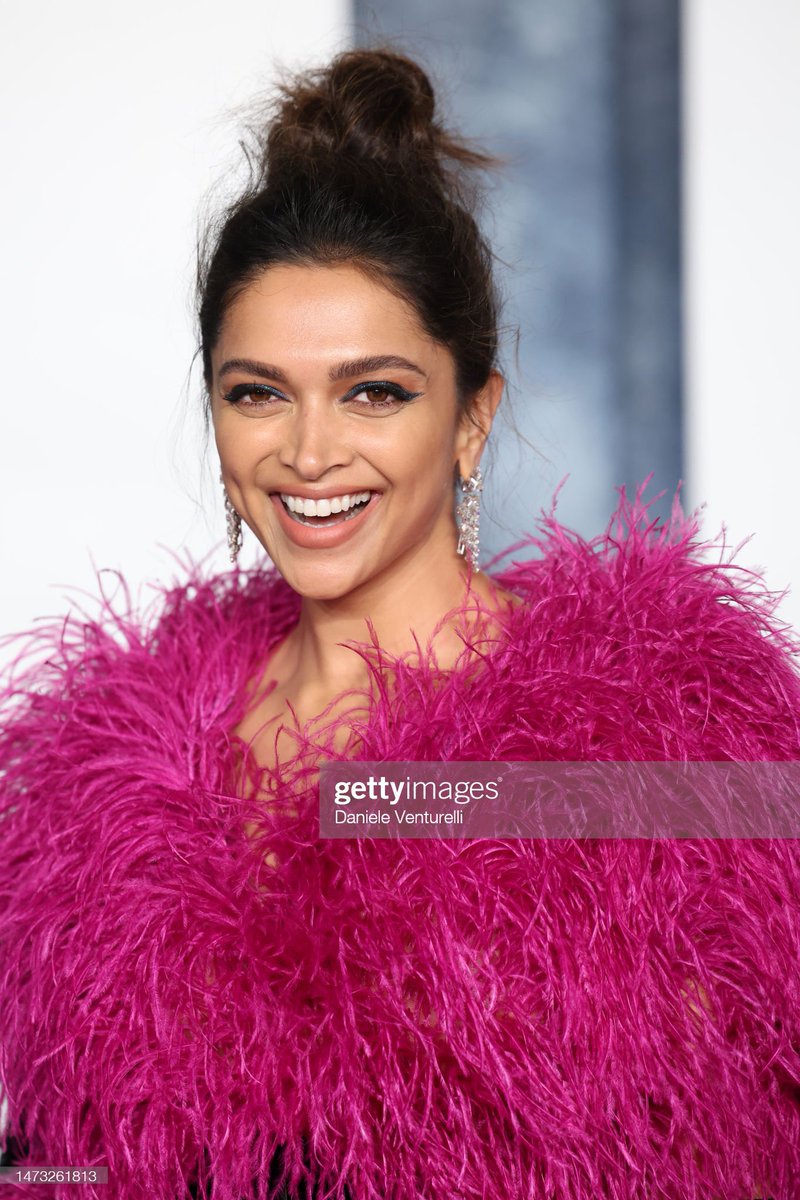 DPsBeautyWorld's tweet photo. ديبيكا بادكون في حفل Vanity Fair  مابعد جوائز الاوسكار💗 https://t.co/McJ33Q6rQL