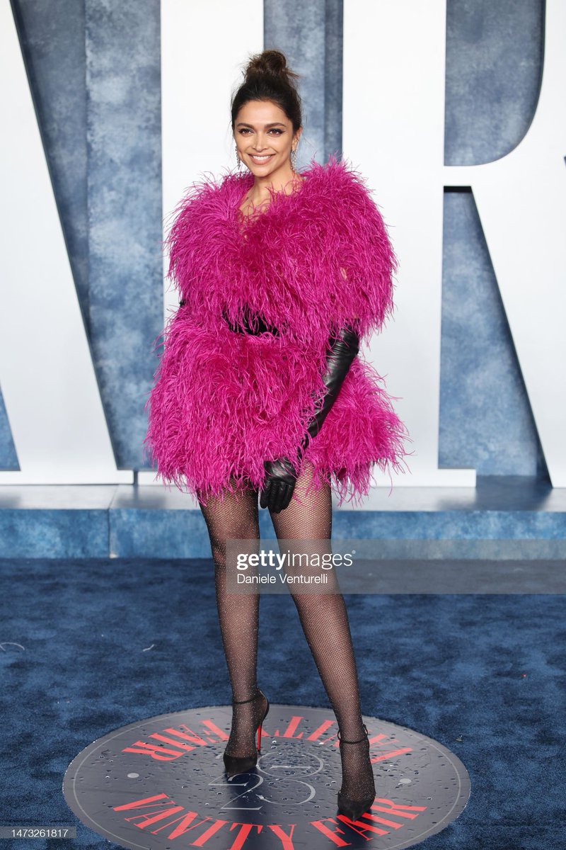 DPsBeautyWorld's tweet photo. ديبيكا بادكون في حفل Vanity Fair  مابعد جوائز الاوسكار💗 https://t.co/McJ33Q6rQL
