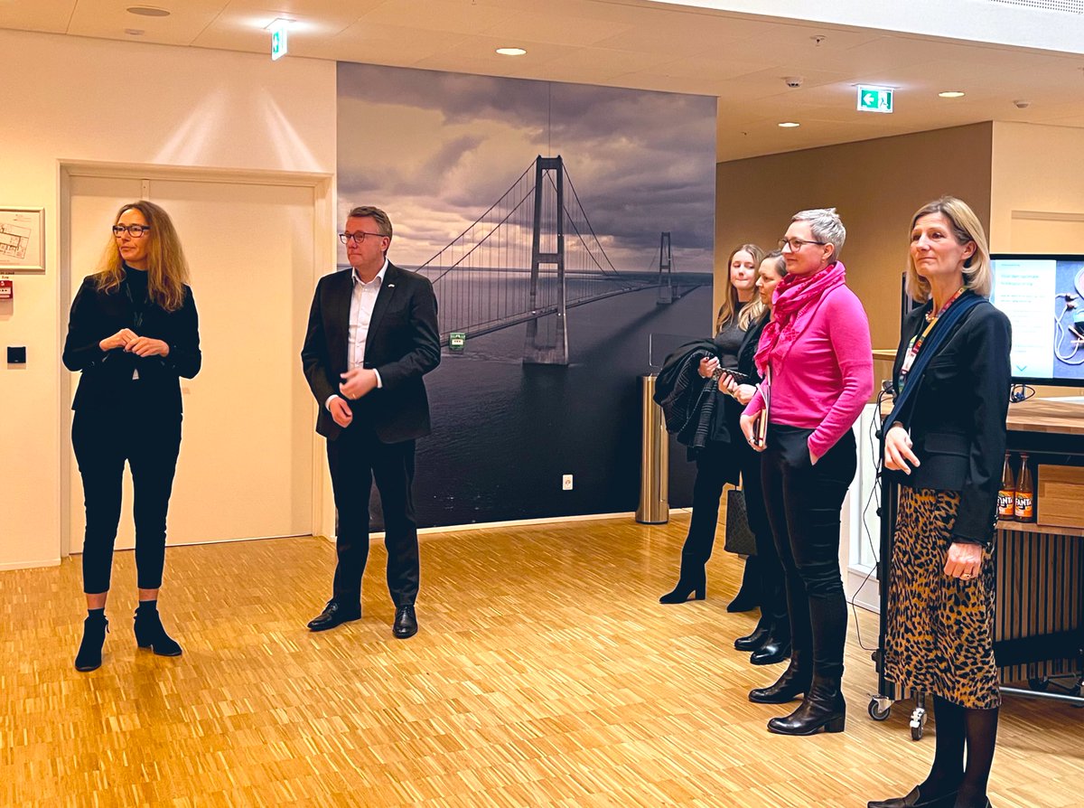 ekmansv's tweet photo. Stor fornøjelse at få besøg af  Erhvervsminister @mfMorten idag i Microsofts kontor i Lyngby. Vi fik en god snak om konkurrenceevne, innovation og teknologiske fremskridt især på kvanteområdet. Gode kolleger fik også fremvist konkrete danske cases på søfart &amp; grøn omstilling🙏 https://t.co/Yj7BPK2v55