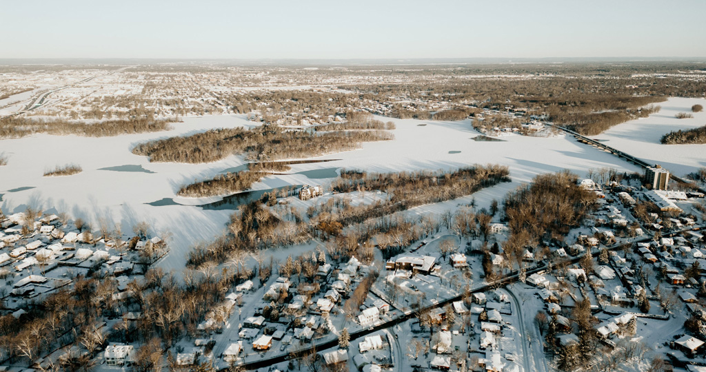 [Milieux naturels🏞️] Dix municipalités de la couronne nord s’unissent pour préserver un espace vert de qualité exceptionnelle pour leurs citoyens et protéger leur eau potable.
➡️bit.ly/parc-metropoli…