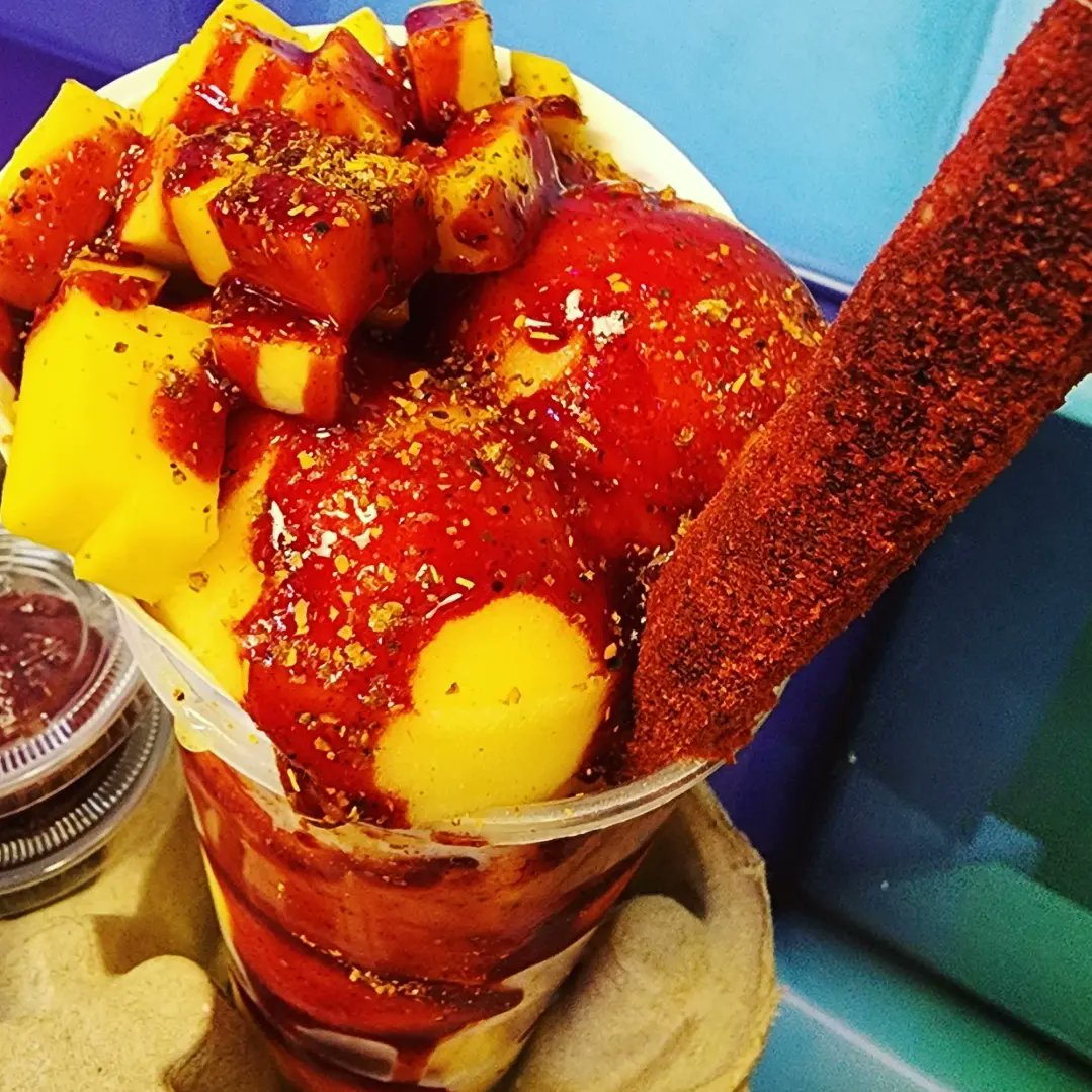 IcedCubeMSE's tweet photo. 😍 Your favorite Monday is at Iced Cube! Only $5 for a mini mangonada &amp; mini hot cheetos with cheese for #mangonadamonday 

🌙 Open until 10 PM tonight 

#icedcube #mangonadamonday #snacks #springbreak #vacation #staycation #raspas #snowcone #mango #rgv #puro956 https://t.co/3vcMBhX8QB