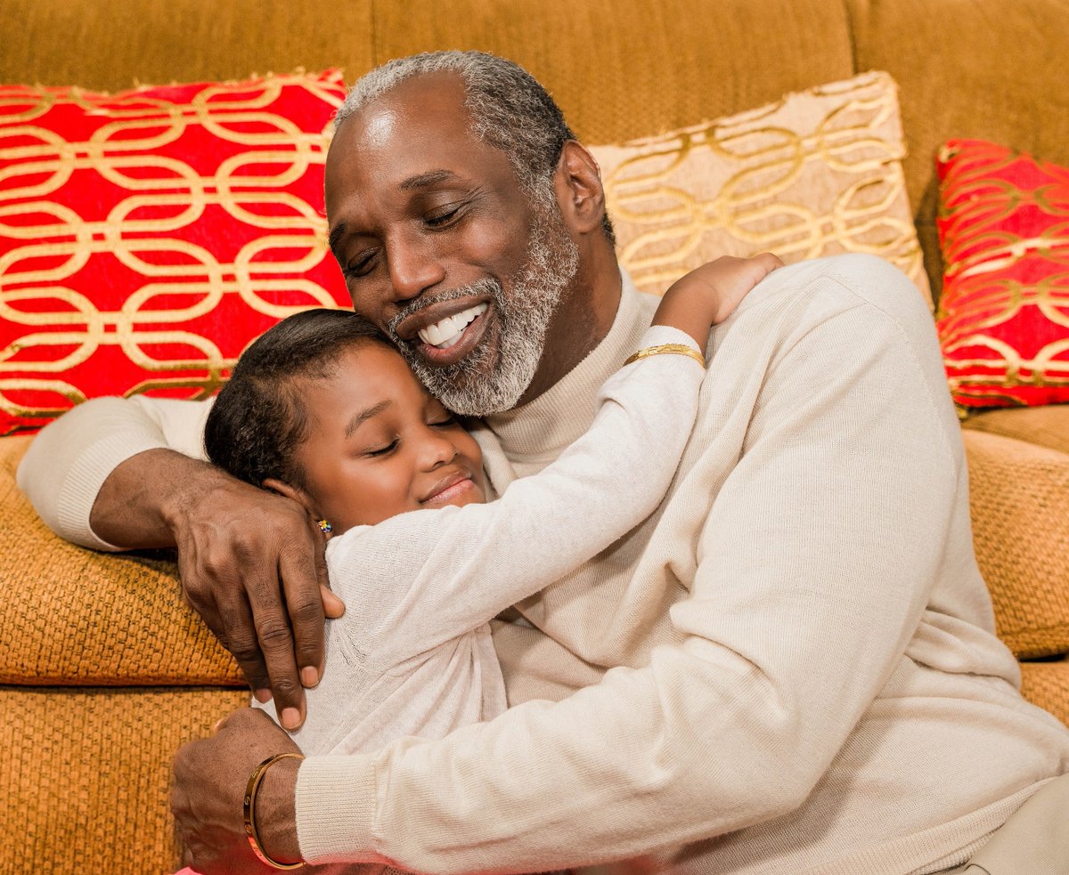 SteveBWalters's tweet photo. A GRANDPA'S HUG:
Sometimes the SAFETY, LOVE &amp; ENCOURAGEMENT of her Grandpa's Hug is All she needs.

#grandpashug #agrandfatherslove #grandfathers #granddaughters #familylove https://t.co/YHAh6rGeKy