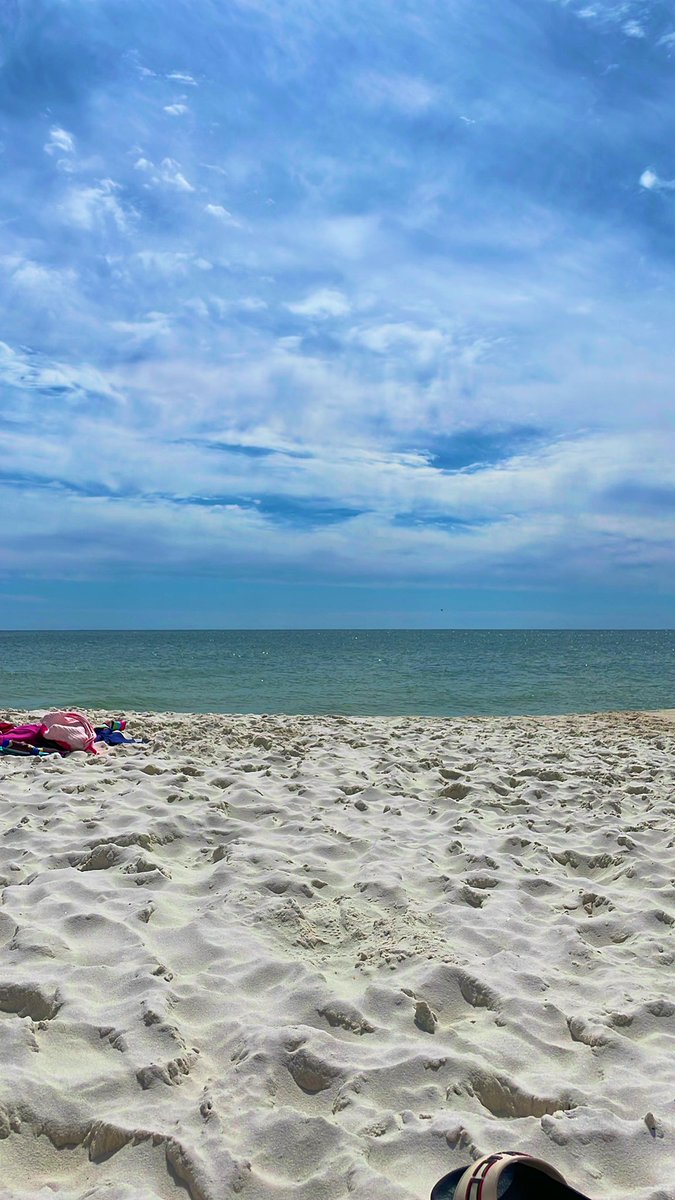 bellalepak's tweet photo. on that do not disturb all week #sprangbreak https://t.co/43Aibb5Bkc