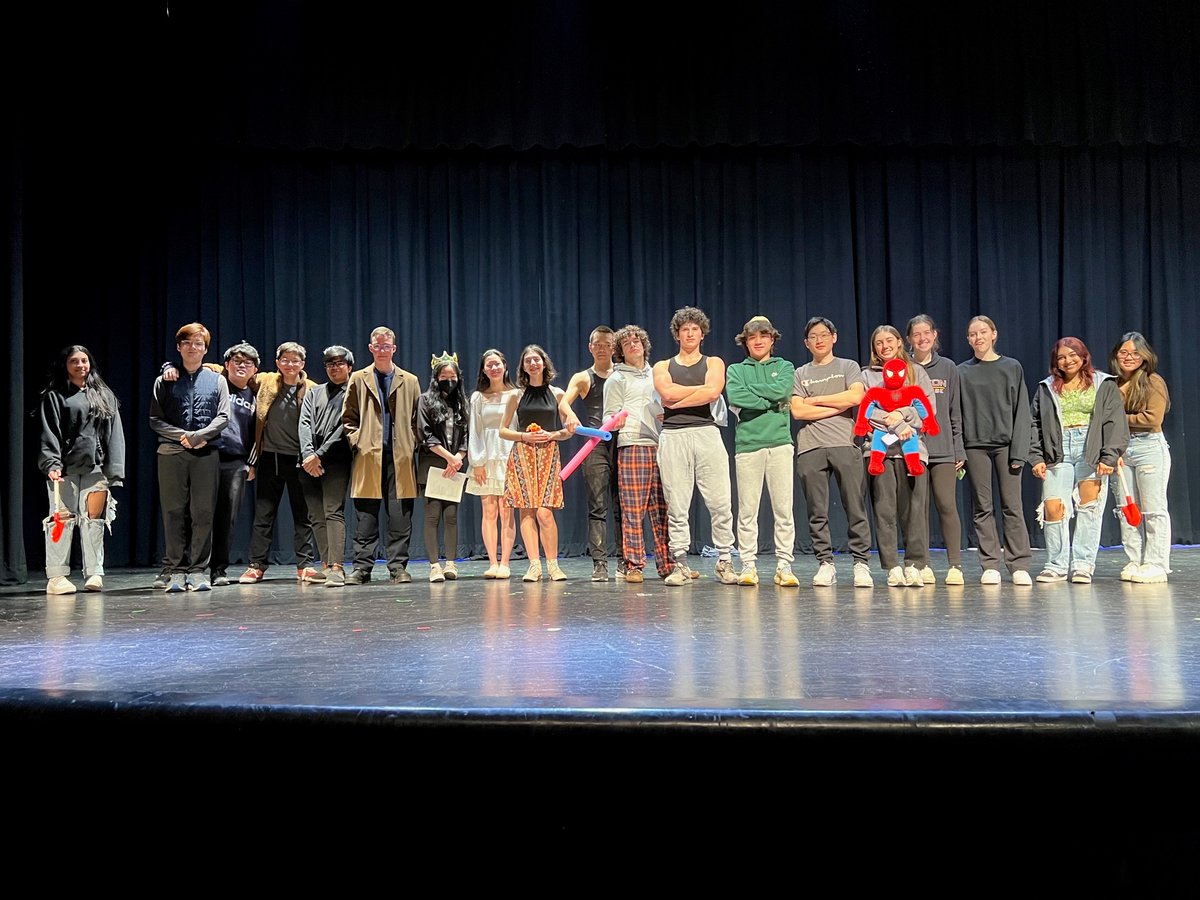 AngTaggart's tweet image. Check out these fabulous Shakespeare scholars @OaktonHS performing scenes from &quot;Hamlet.&quot; I&apos;m really proud of the hard work these students did when analyzing the play and planning their scenes. They made it come alive again with their modern adaptations.