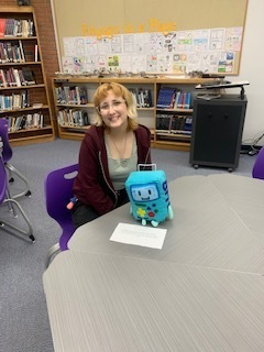 AfftonHS's tweet photo. A student led Art Club has met this semester as part of a  20% project for Honors English II. Recently, they had their culminating  show to display their recent projects. #afftonstrong #afftonlearns https://t.co/tBy7aK8wCT