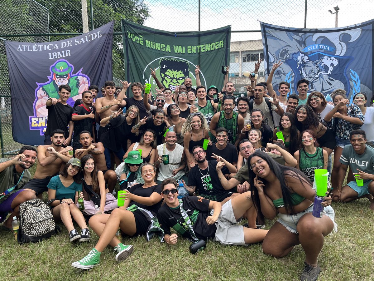 acsaibmr's tweet photo. queria dizer que eu amo meus hulkalores 💚👊🏾

HULKÊ https://t.co/rmrUVzj8AT