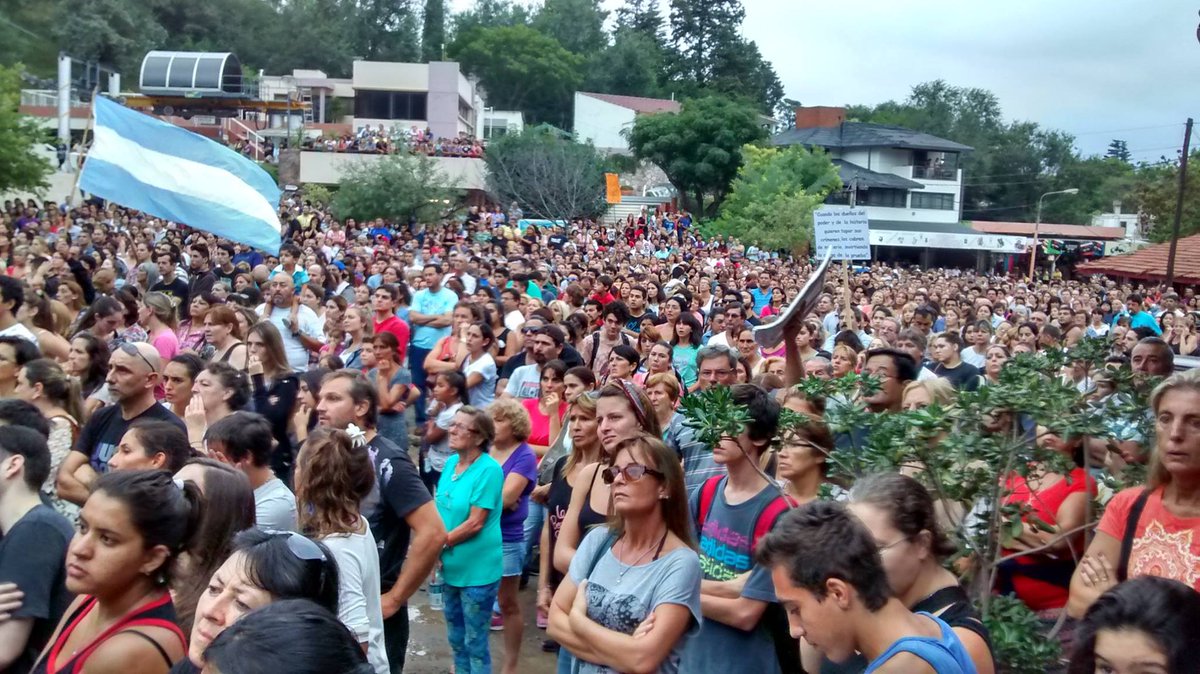 ctnewsweb's tweet photo. #andreaCastana - #hernanSanchez
La mayor marcha historica en Carlos Paz
Fueron ambos encontrados el 13/3/15 en el Cerro de la Cruz. 8 largos años de impunidad y complicidad de la @JusticiaCba_ARG @MPFCordoba @camaradelcrimen bajo un @gobdecordoba de #femicidas @LegislaturaCBA https://t.co/SeEOUicLq6