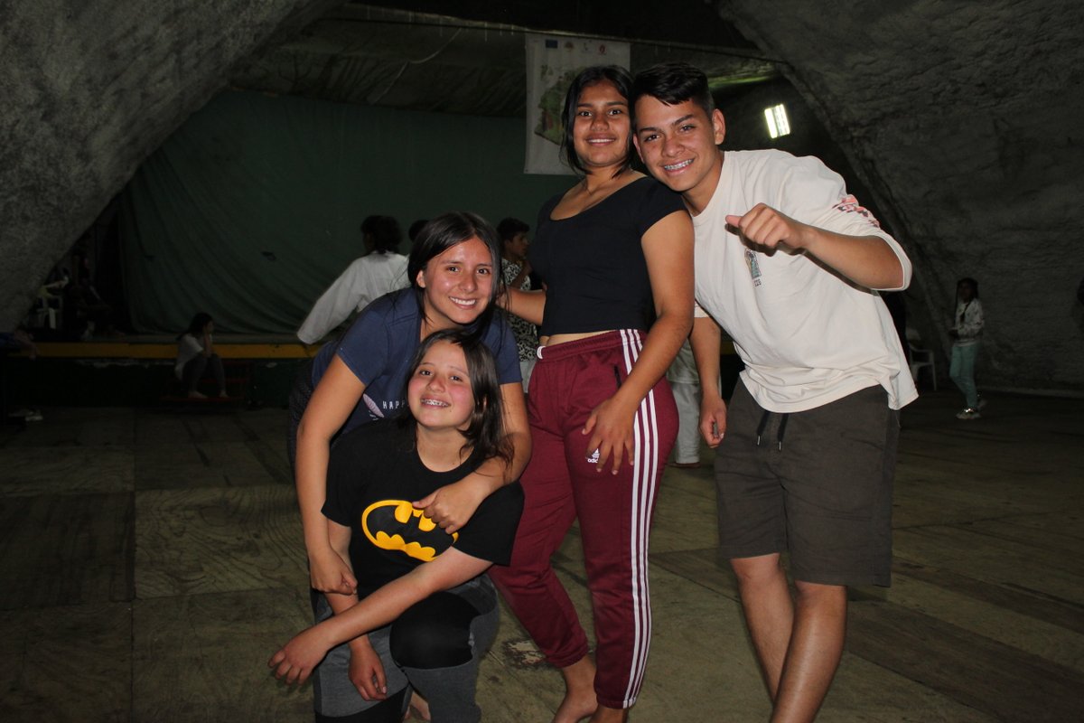 benpostacol's tweet image. En cada jóven hay sueños, propósitos y metas. Nuestra labor como ciudadanía es garantizar entornos protectores que le brinden a todos y cada uno de los niños y niñas las oportunidades necesarias para cumplir sus #proyectosdevida.  💚🧡  

#Futuro #bienestar #educación