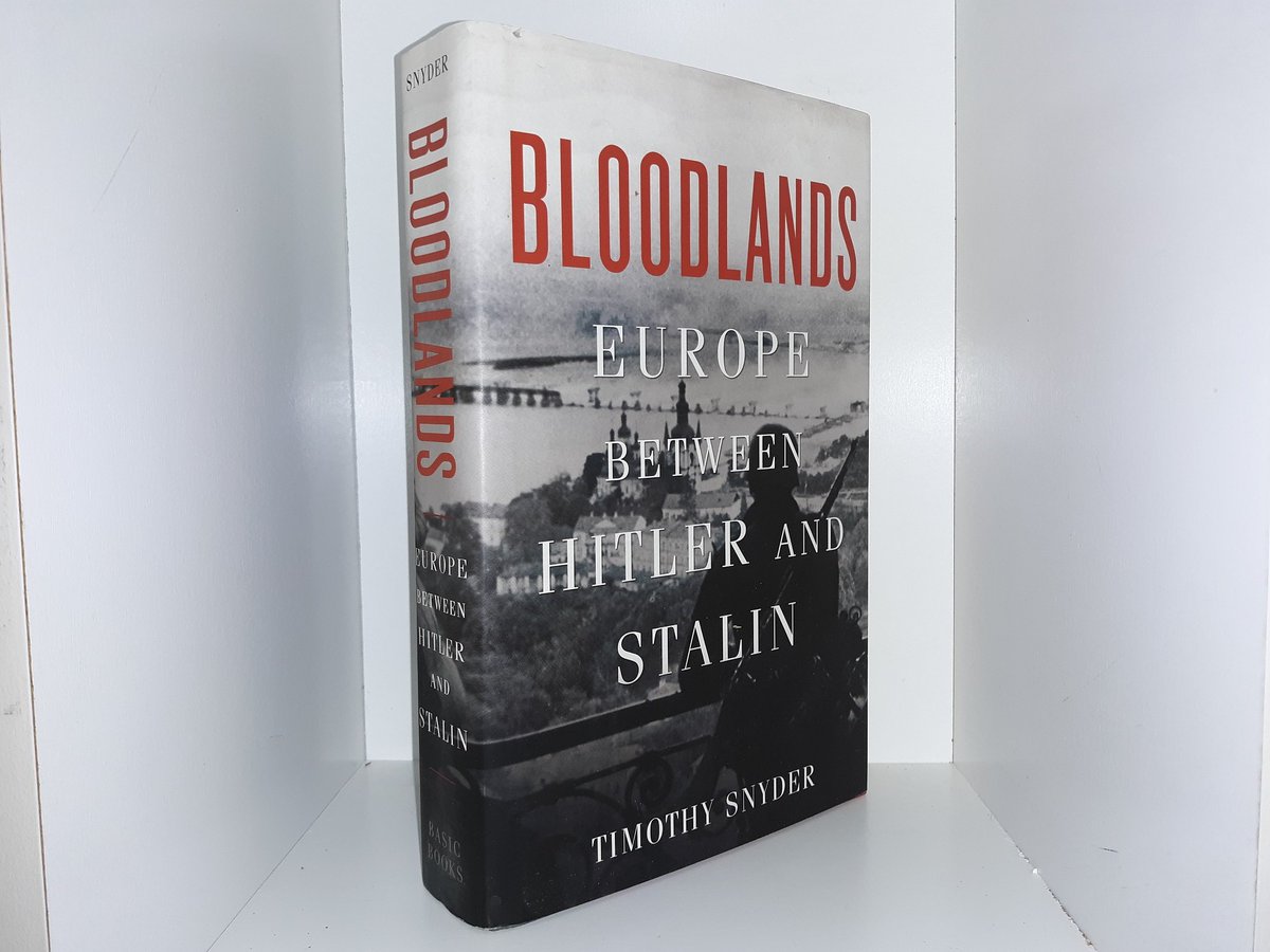 GunayAlisoy's tweet photo. Timothy Snyder " Blood lands" https://t.co/2B05tBmhOx