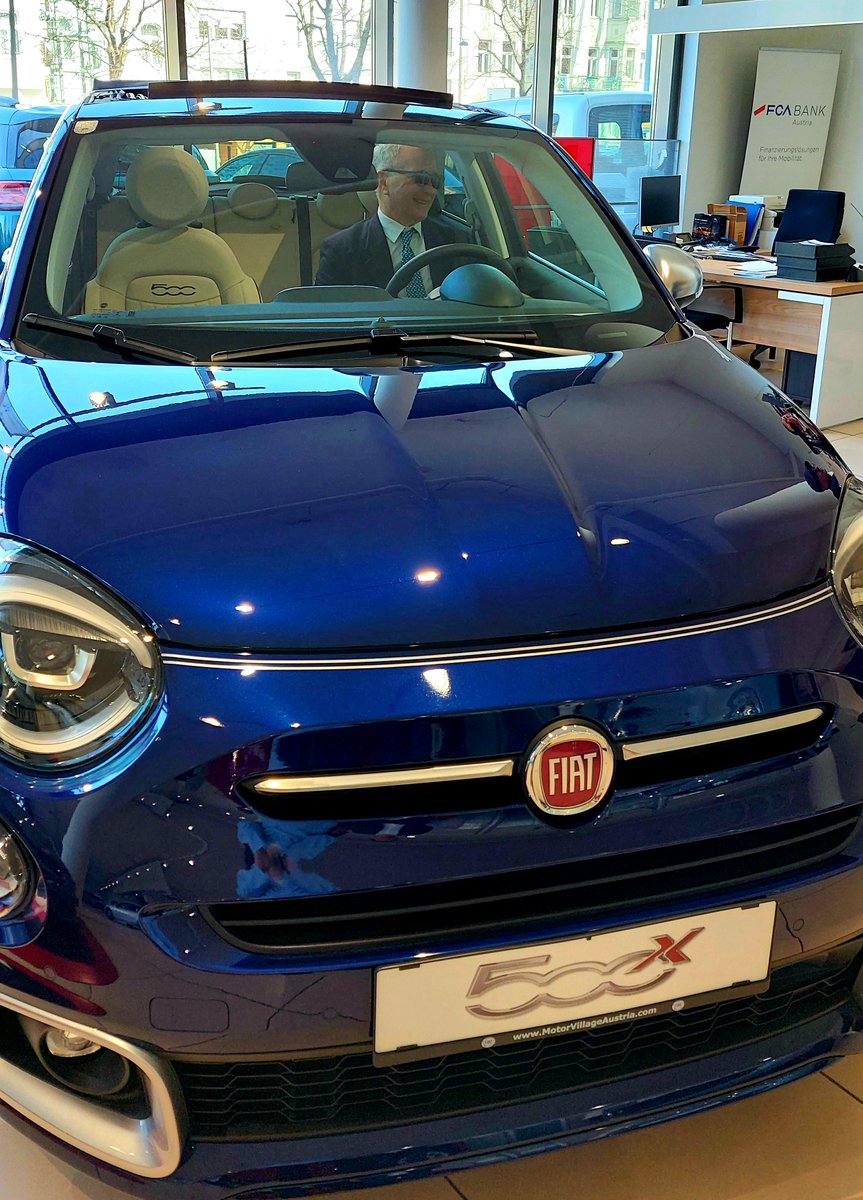 La <a href="/fiat/">Fiat</a>  500 è un'icona del Design italiano. Sapevate che è stata l'auto più venduta in Austria nel 2021? 

#IDD2023 <a href="/ItalyinAustria/">Italy in Austria</a>  <a href="/valegravagno/">valeria gravagno</a>  <a href="/GabrieleDeSte11/">Gabriele De Stefano</a> <a href="/nandoalfi/">falfieri</a>