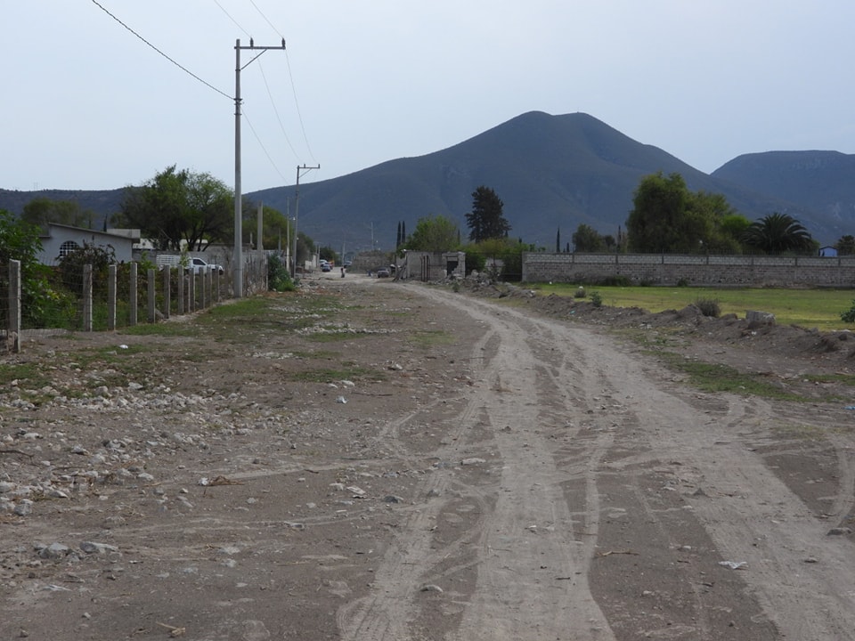 AraceliBeltranC's tweet photo. en atención  a la invitación para resolver algunas necesidades de reubicación de viviendas  para ampliación de caminos, mirando la posibilidad de un posible proyecto estratégico. https://t.co/R201mFN5Q7