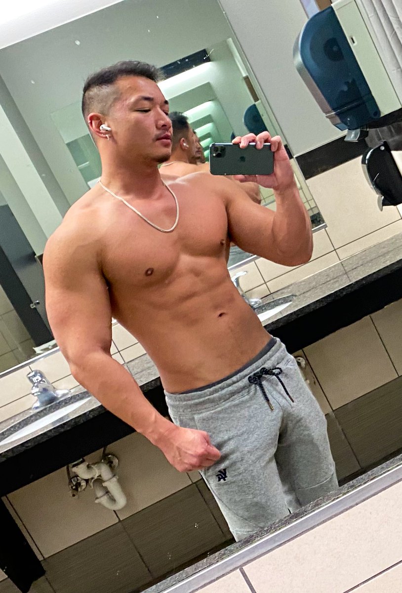 XanderKwan's tweet photo. Bulking day 1 https://t.co/9QjqGdmF1R