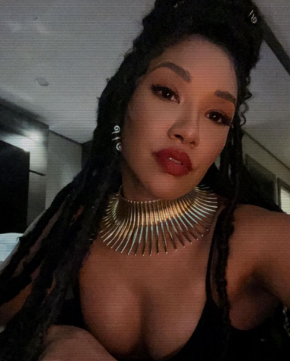 Sluts and Guts on Twitter: "candice patton (the flash) #woc #sexy"