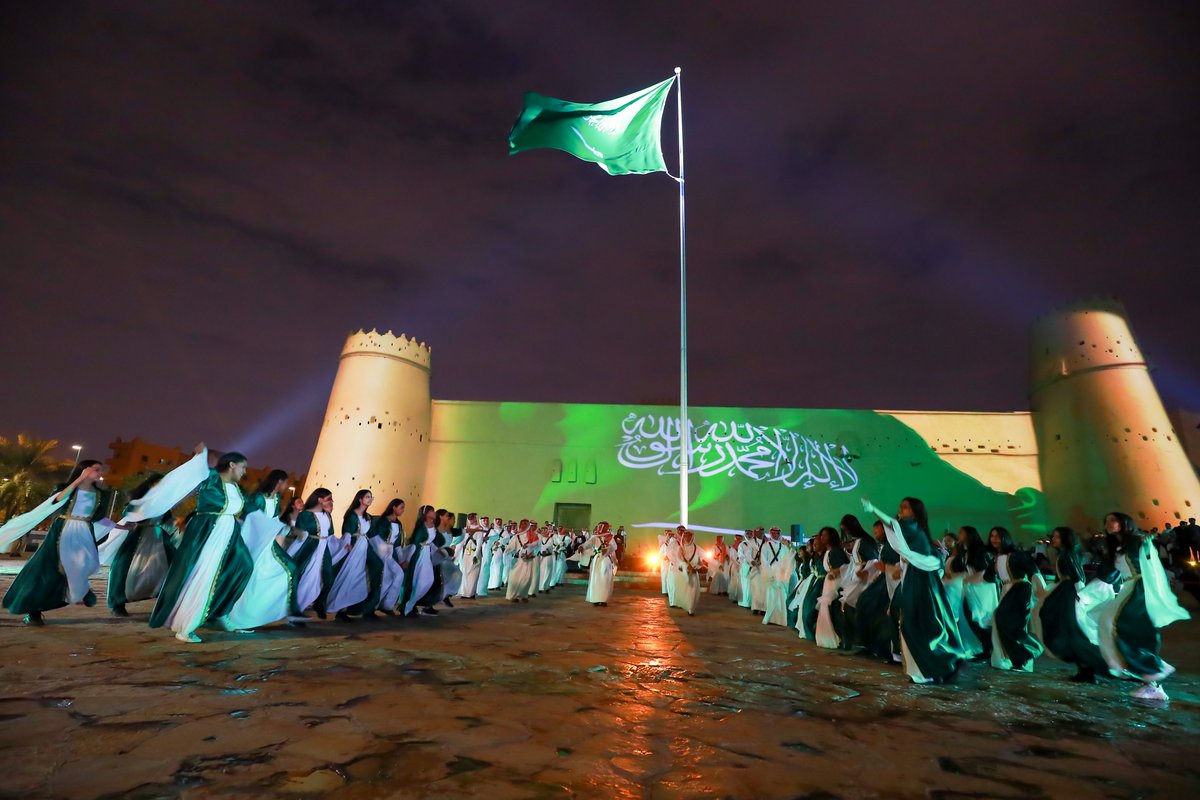 يوم العلم tweet media