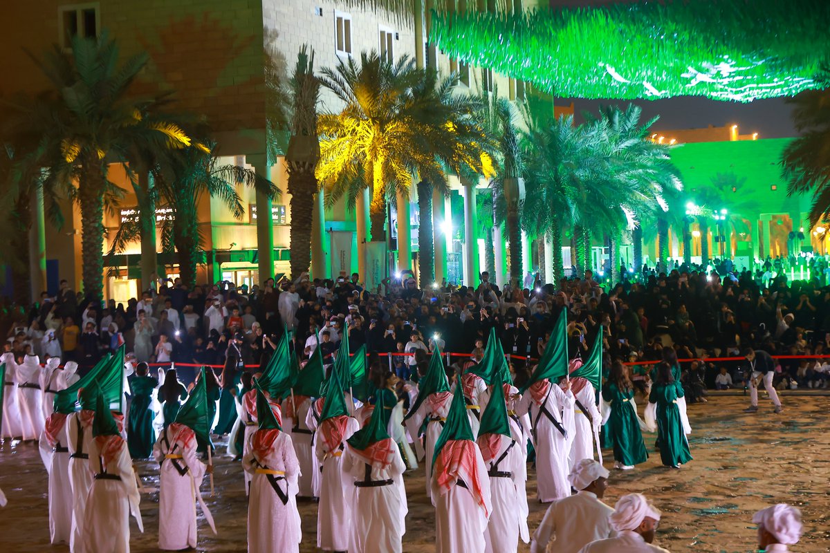 يوم العلم tweet media