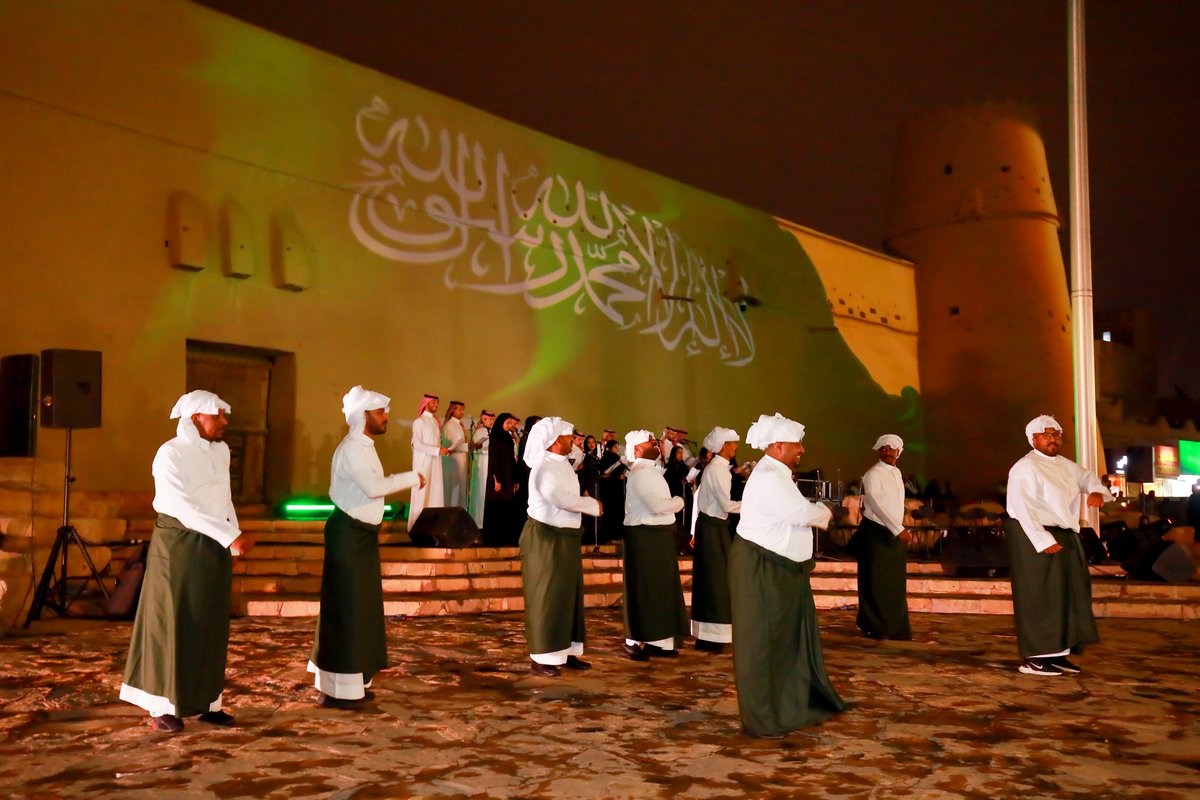 يوم العلم tweet media