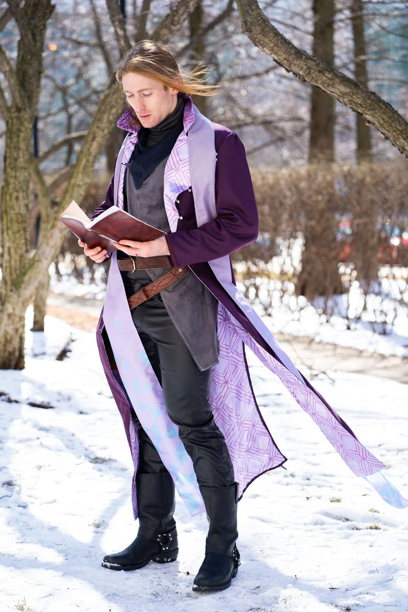 drearitzy's tweet photo. @Kat_Birdy @IliadeleArt I’ve made a lvl 10 Caleb coat and I know just how much work it takes! $225 is a steal for the amount of labor that goes into something like this! Especially with the quilting and the custom venting ❤️ Someone should jump on that deal. https://t.co/pqMaanYd12