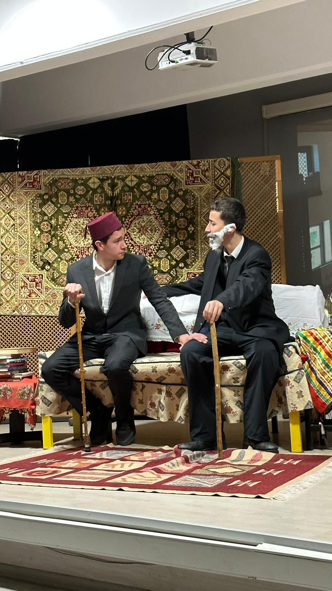 Coskunozmtal's tweet photo. İstiklal Marşının Kabulü ve Mehmet Akif Ersoy’u anma programını bugün okulumuzda gerçekleştirdik. Emeği geçen tüm öğrenci ve öğretmenlerimize teşekkür ederiz.
@bursailmem16 
@SeyitAliBuyuk 
@niluferilcemem https://t.co/gOAJ53Oath