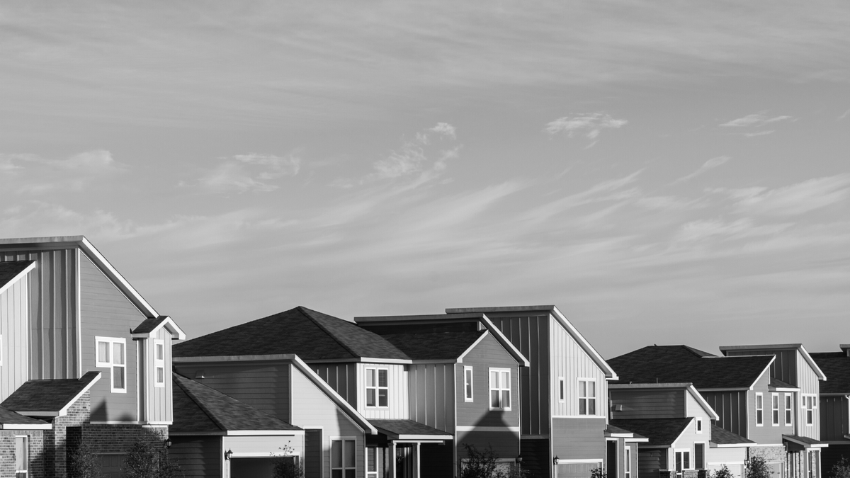 SM_Law's tweet photo. The Underused Housing Tax Act introduced an annual tax on the value of vacant or underused housing in Canada. Our latest Thought Leadership article provides insight into the obligation to file and pay, as well as exceptions to the act: https://t.co/hlK8xb5I0J https://t.co/3Ez9iZ8FQ8