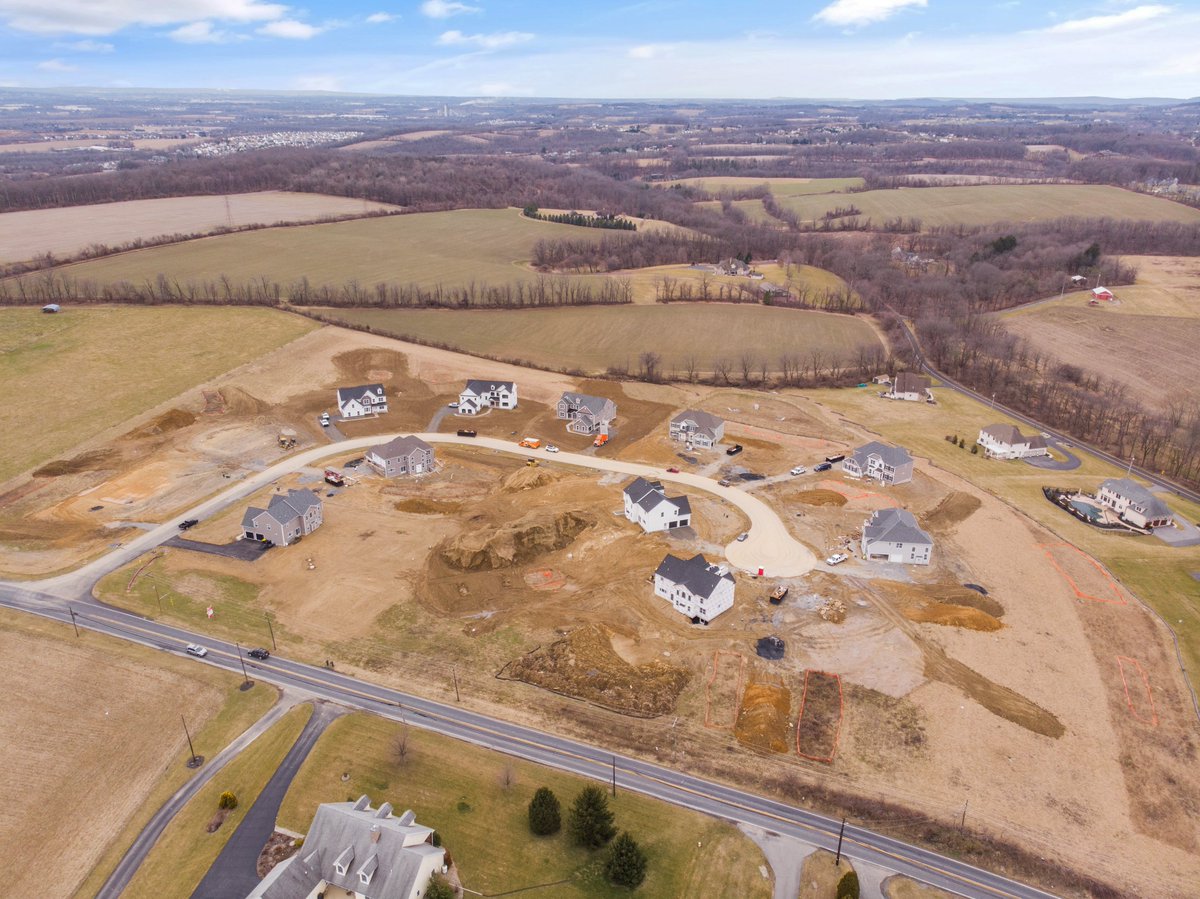 Check out these beautiful aerial shots of our High Street Estates community in Bushkill Township, PA! Located in the Nazareth Area School District, only 1 generously sized remains before we're SOLD OUT!
View more ➡ bit.ly/HSEstates or call/text Martha at 484-519-2522 📱