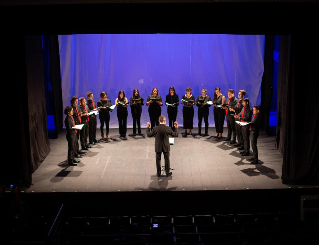 cultura_mx's tweet photo. #Convocatorias 📢

El Ensamble Escénico Vocal busca nuevas voces: una soprano, dos tenores y un bajo

🔸 El proceso de selección consta de tres pruebas: voz, expresión corporal y conocimientos teóricos.

🔗 https://t.co/0uETmk0R0X https://t.co/8pXtFaYbtH