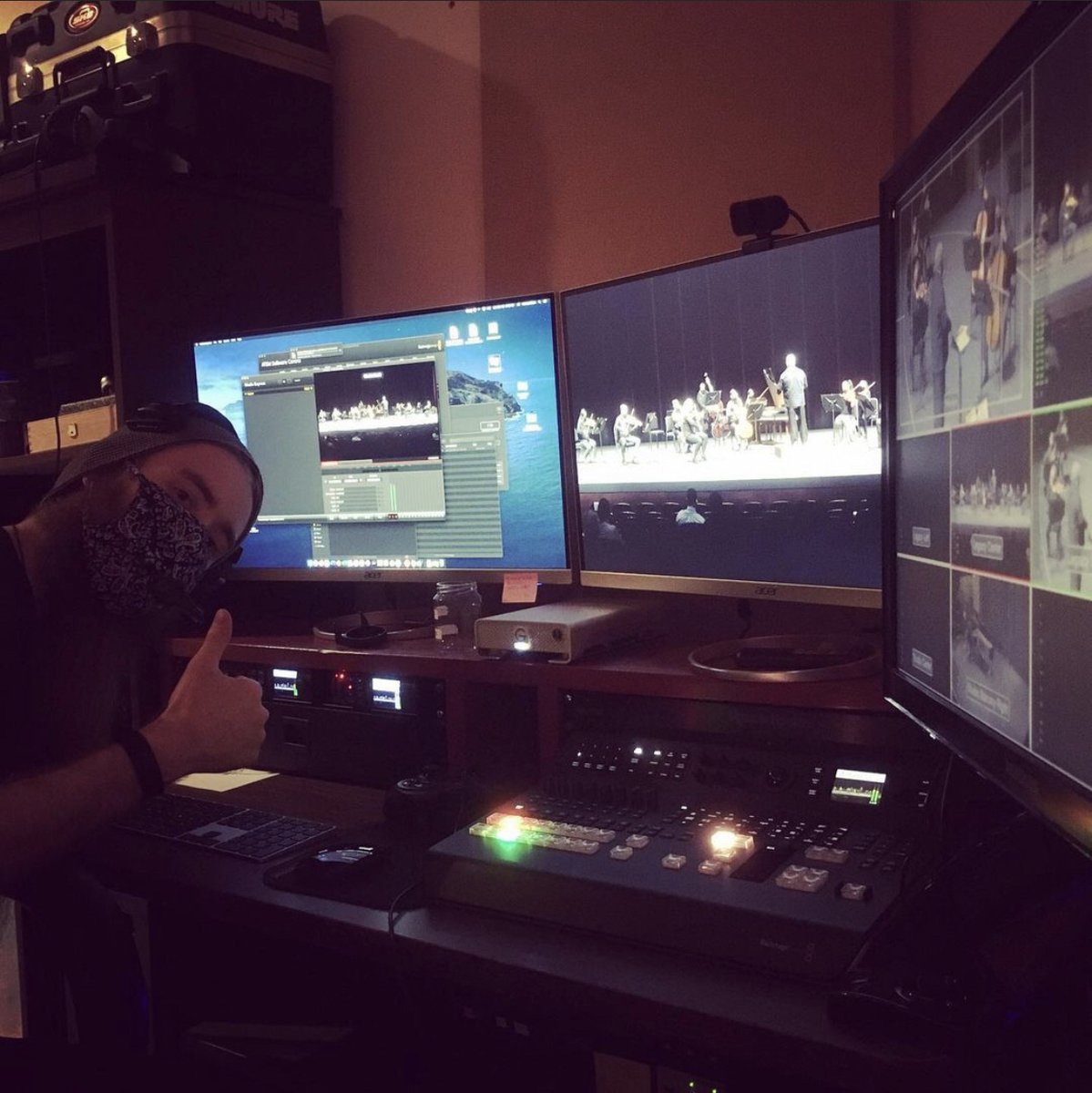 ColumbusState's tweet image. The 18-hour #AudioTechnology Minor in the @SchwobMusic provides students with practical experience mastering soundtracks, mixing sound in live performances, producing CDs and vinyls, creating sound effects for film, and more. 

Read more &amp;gt; news.columbusstate.edu/posts/audio-te…