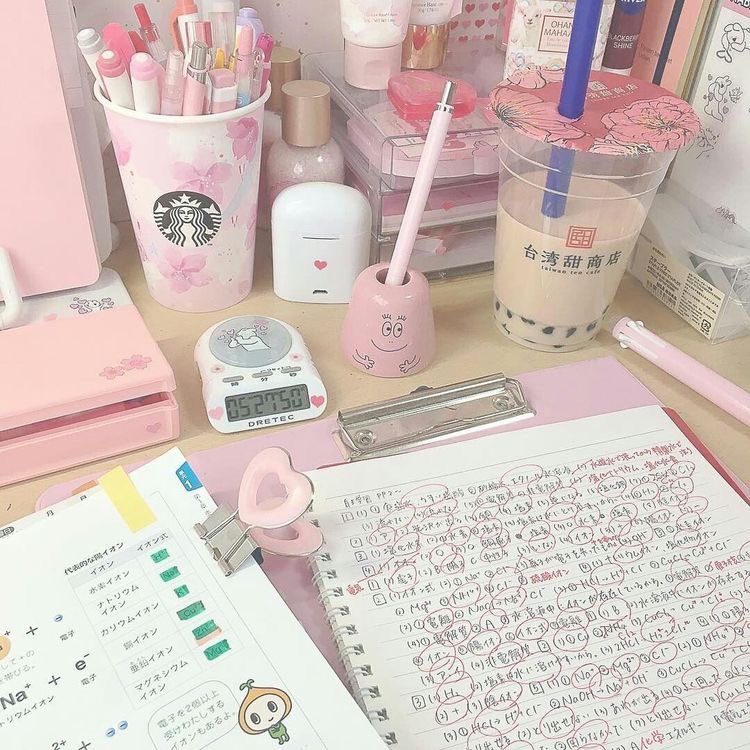 studylaur's tweet image. 🪷: #studytwt | #studytwtbr 
não sou nova por aqui, estou voltando a usar !¡

• ana laura/laur
• ela/dela | 00’s kid
• 3º semestre de medicina
• tentando ter uma rotina mais organizada e menos caótica
• faculdade + TDAH
• funcionalidade &amp;gt; estética

↻ or ♡ pra moots (: