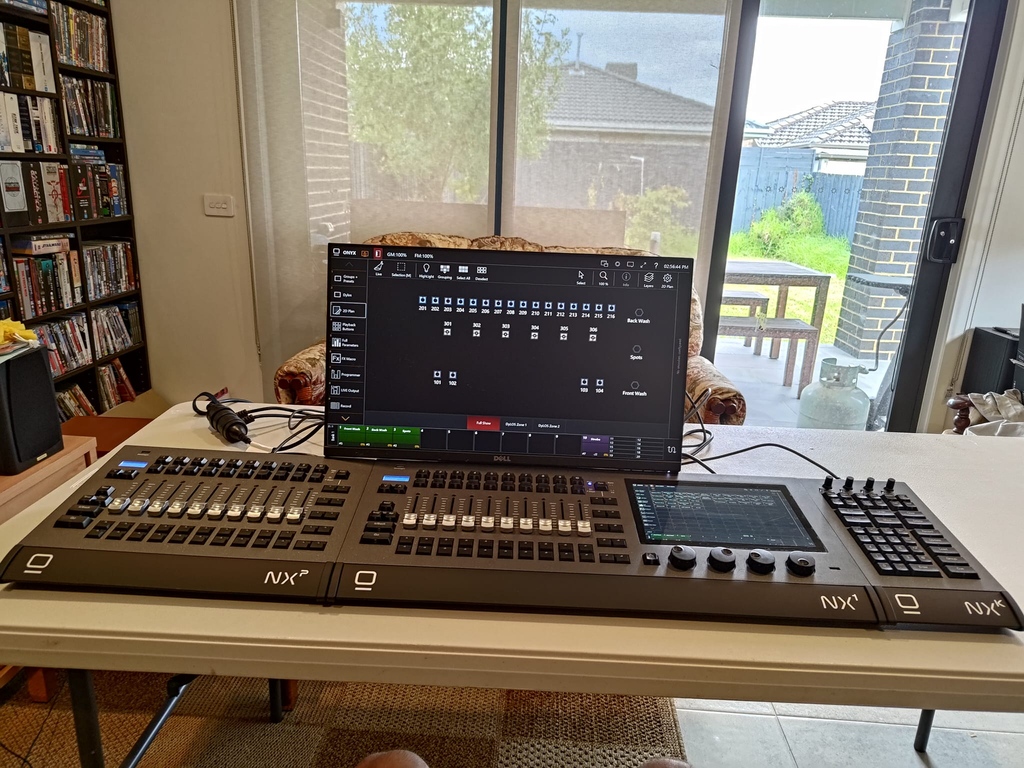 ControlObsidian's tweet image. @DuncanCampbell features his NX1 System in full form along with the NXK keypad NXP Playback wing. Also taking advantage of the extra touch monitor output he starts his Pre Show Programming for his next Job! Looks great Ducan!
#ObsidianControl #NX1 #NXK #NXP #repost