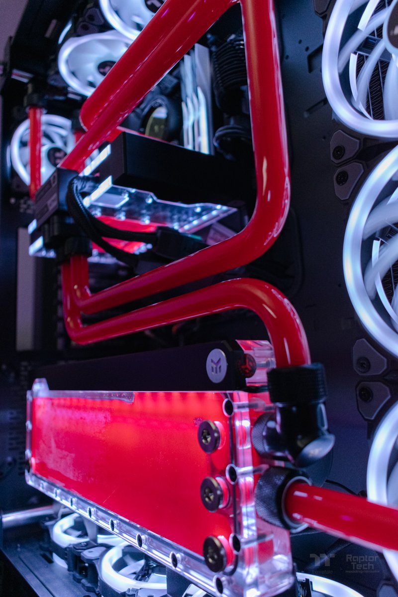 RaptorTechMH's tweet photo. El primero del año en instalar un sistema custom usando una poderosa RTX 4090 de la marca Asus y todo dentro de un enorme Thermaltake Core P8, claro no podía faltar un Intel Core I9 13900K.
No olviden compartir para llegar a más amantes del HighEnd. 😎 https://t.co/DZnno9PeM1