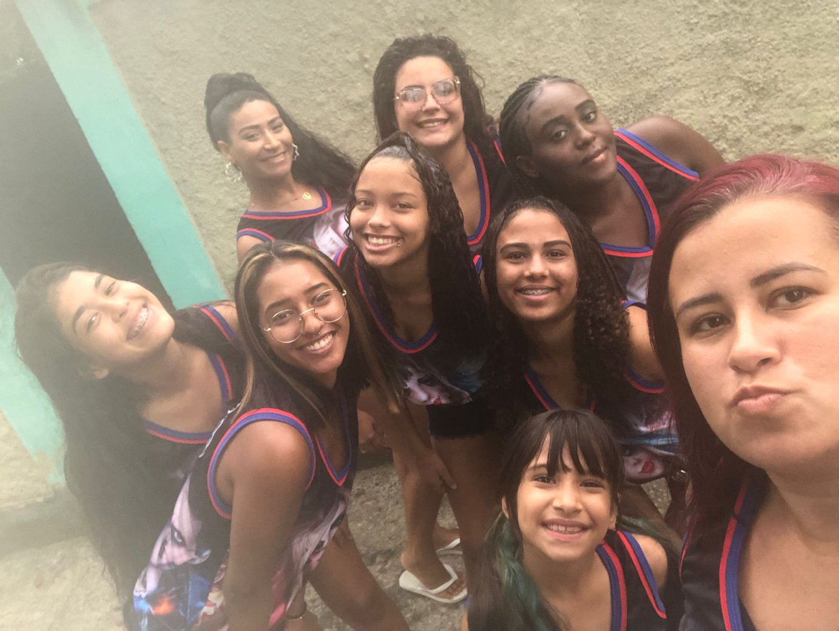 cpxdamapua's tweet photo. Nossas meninas @asdonasdocpx 🎭🚀 https://t.co/1uTxSMJfCd
