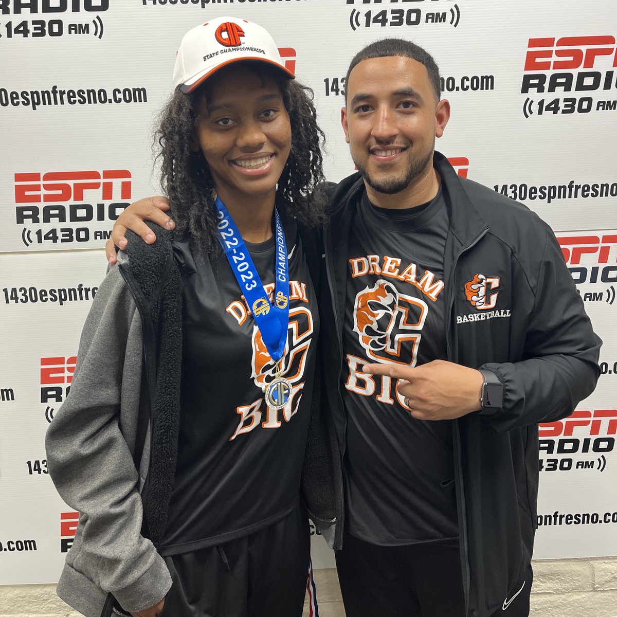 Gabe Camarillo (@gabecamarillo_) on Twitter photo Big thank you to head coach Paul Kariuki and senior Talia Maxwell for stopping by the <a href="/1430ESPN/">ESPN Fresno</a> studio to talk about their run to state championship. Podcast can be found here β¬οΈ
1430espnfresno.com/episode/home-fβ¦ Big thank you to head coach Paul Kariuki and senior Talia Maxwell for stopping by the <a href="/1430ESPN/">ESPN Fresno</a> studio to talk about their run to state championship. Podcast can be found here β¬οΈ
1430espnfresno.com/episode/home-fβ¦