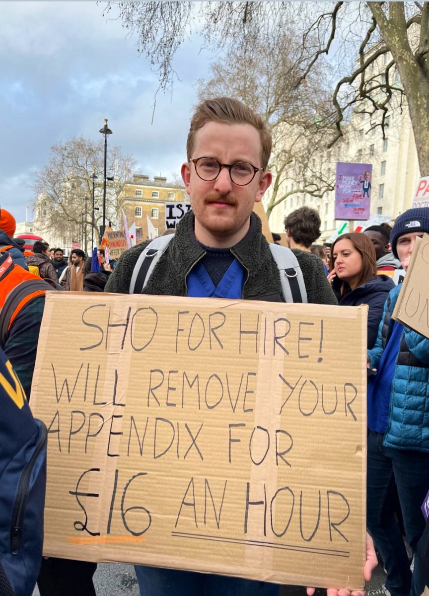 Roxanna Zakeri tweet media