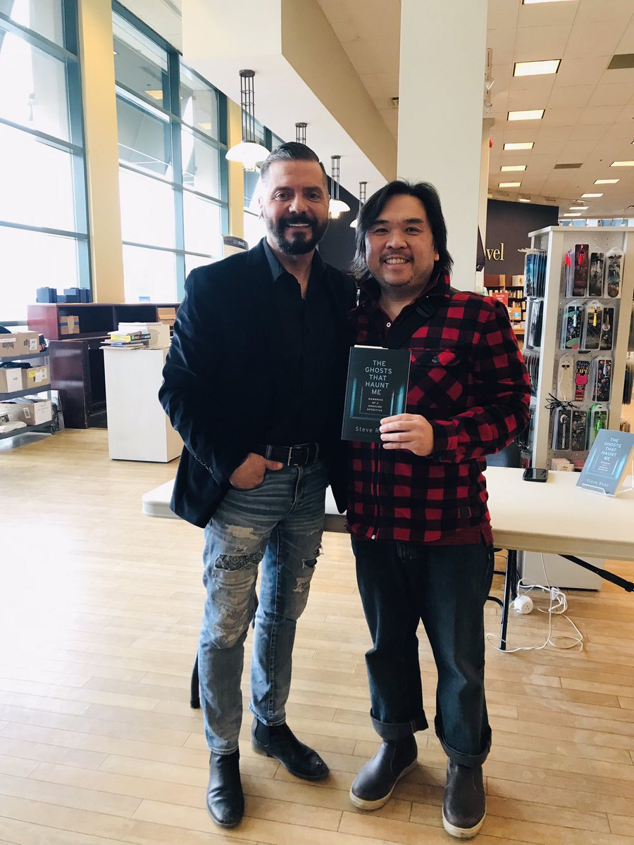 MarkQuioc's tweet photo. Super Saturday with Toronto’s Finest @SteveRyanCP24 - Welcoming, humble and yes, fashion icon. One of the nicest gents you’ll meet. Excited for his book #TheGhostsThatHauntMe. More power and keep up the great work. #WeTheQuioc https://t.co/MzUTb8gl8B