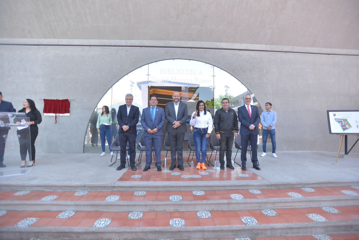 BetsabeAlmaguer's tweet photo. ¡En Tlaquepaque se sigue dando prioridad a la educación!
📚 📚 📚 📚
🏛 Autoridades de la @udg_oficial y la alcaldesa @CitlalliAmaya entregaron la construcción y equipamiento de la biblioteca David Huerta Bravo de la #Prepa22. https://t.co/upgpXXTeQ1