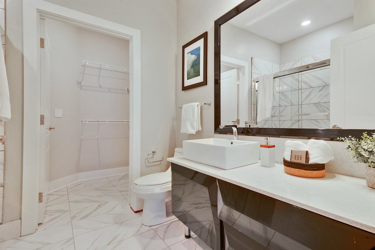 RiverHouseBR's tweet photo. Bring luxury to your bathroom with this stunning design - perfect for a relaxing shower after a long day 🛁✨ https://t.co/2TzMjECUgA